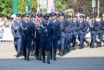 Uczestnicy centralnych obchodów Święta Policji na placu Sławika i Antalla w Katowicach (fot. PAP/Tomasz Wiktor)