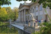 The Palace on the Isle is one of Łazienki's more prominent landmarks. Photo: Michal Fludra/NurPhoto via Getty Images