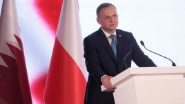 Prezydent Andrzej Duda przemawia podczas uroczystego otwarcia Polsko-Katarskiego okrągłego stołu gospodarczego (fot. PAP/Leszek Szymański)