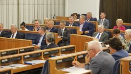 Senat jednomyślnie poparł przekształcenie Centrum Polsko-Rosyjskiego Dialogu i Porozumienia w Centrum Dialogu im. Juliusza Mieroszewskiego. (fot. PAP/Albert Zawada)