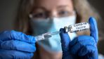 Od 27 grudnia 2020 r. rozpoczęły się w Polsce szczepienia przeciw COVID-19 (fot. Shutterstock/Viacheslav Lopatin)
