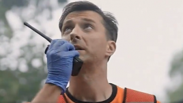 Sanitariusz ocenia zastaną sytuację (fot. TVP)