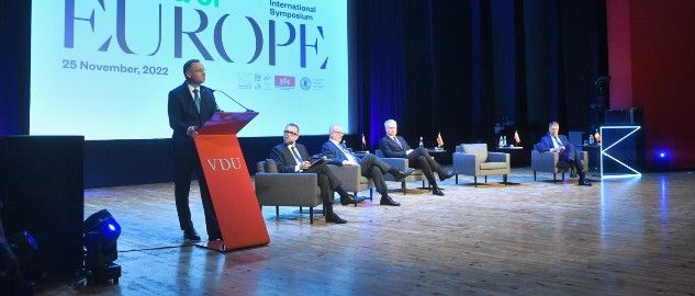 Prezydent Andrzej Duda podczas międzynarodowej konferencji „The Idea of Europe” (fot. PAP/Radek Pietruszka)