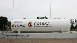 PGNiG sprzedało pierwsze ładunki LNG z instalacji w Kłajpedzie, fot. PAP/Lech Muszyński