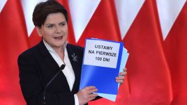 Premier Beata Szydło dokonuje bilansu 100 dni rządu (fot. PAP/Radek Pietruszka)
