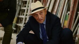 Czy Leon Berger na pewno trafił pod właściwy adres? (fot. TVP)