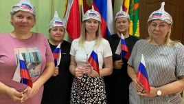 Teachers from seven schools in the Voronezh region made the 'protective' hats and sent pictures to prove it. Photo: Vladislav Bokhan 