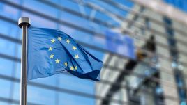 Komisja Europejska w odniesieniu do wypłaty środków z KPO nie wyraziła do tej pory oficjalnego stanowiska(fot. Shutterstock/artjazz)
