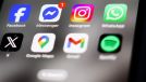 Gigantyczny wyciek danych między innymi z Facebooka, Google czy Apple (fot. Jakub Porzycki/NurPhoto/Getty)