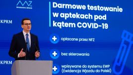 Premier poinformował m.in., że będą kolejne łóżka covidowe oraz darmowe testy antygenowe w aptekach (fot. KPRM//Krystian Maj)