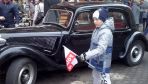 Kubuś, wnuczek Sylwii Hoffmann, na Gdańskiej w Bydgoszczy przy zabytkowych samochodach (nad. Sylwia Hoffmann)