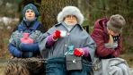 Odpowiadając na jedno z wezwań, lekarz spotka... własną matkę - przykutą łańcuchem do drzewa i w naprawdę bojowym nastroju. Bo Wiesława weźmie udział w „zielonej” pikiecie i zmieni się w prawdziwą eko-wojowniczkę. A doktor Góra, widząc seniorkę w akcji, będzie w szoku. - Mamusia? Co mamusia tu... - Nie widzisz? Drzewa bronię przed tymi brutalami! Co wydarzy się dalej? Ciekawych zapraszamy przed telewizory!