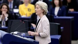 Ursula von der Leyen warned that “serious threats” must be faced. Photo: PAP/EPA/RONALD WITTEK