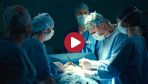 Doktor Maks Beger prowadzi z zespołem operację, podczas której nie wytrzyma nerwowo napięcia, jakie wokół niego narasta Fot. TVP