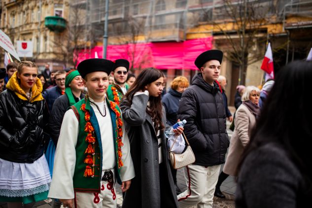 Przemarsz i wiec w obronie szkół mniejszości narodowych w Wilnie [fotogaleria], fot. TVP Wilno/Bartek Urbanowicz