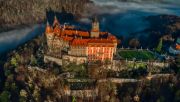 Eight hundred years of history have endowed the castle with a wealth of stories. Photo: PAP / Dariusz Gdesz