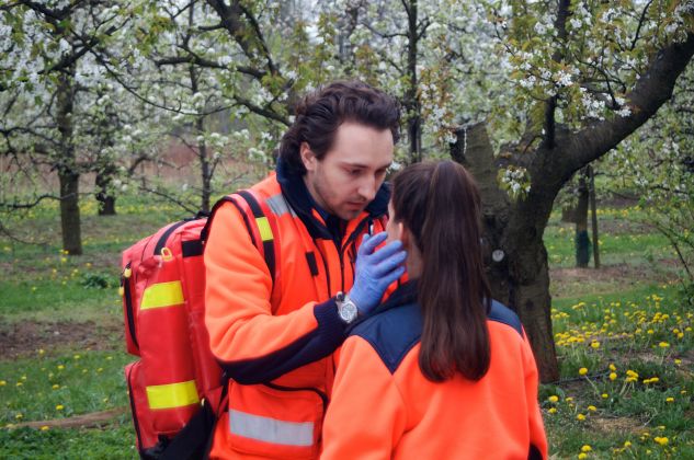 Życie Martyny nadal będzie jednak zagrożone. A Strzelecki, żegnając się z przyjaciółką, rzuci cicho:  – Wrócę tu po ciebie…