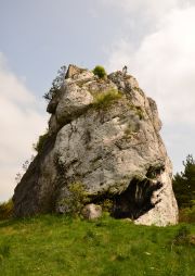 Today only few rocks are left standing on top of the limestone formation, guarding its secrets. Photo: Wikimedia Commons