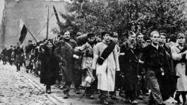 The retreating members of the Polish underground Home Army. Photo: public domain