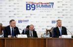 Podczas spotkania przywódców państw Bukaresztańskiej Dziewiątki w Bukareszcie głos zabrał prezydent Andrzej Duda (fot. PAP/EPA/ROBERT GHEMENT)