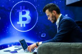 Конференция Blockchain Life 2018 в Санкт-Петербурге. Фото: Петр Ковалев / ТАСС / Forum