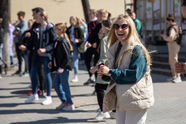 Z okazji Międzynarodowego Dnia Tańca w Niemenczynie odbył się FlashMob, fot. TVP Wilno/Eva Przychodska