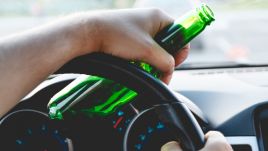 Reforma Kodeksu karnego wprowadza m.in. bezwzględne dożywocie oraz konfiskatę aut pijanych kierowców (fot. Shutterstock/perfectlab)