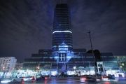 The Blue Tower with an image of the Great Synagogue super-imposed on its facade. Photo: PAP/Leszek Szymański 