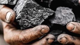 Rozporządzenie dot. zasad udzielania i rozliczania dotacji budżetowej, z której finansowane będą jednorazowe odprawy pieniężne dla odchodzących pracowników kopalń węgla kamiennego (fot. Shutterstock Parilov)