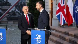 Poland’s defense minister Władysław Kosiniak-Kamysz (R) met his British counterpart John Healey (L) on Wednesday. Photo: PAP/Albert Zawada