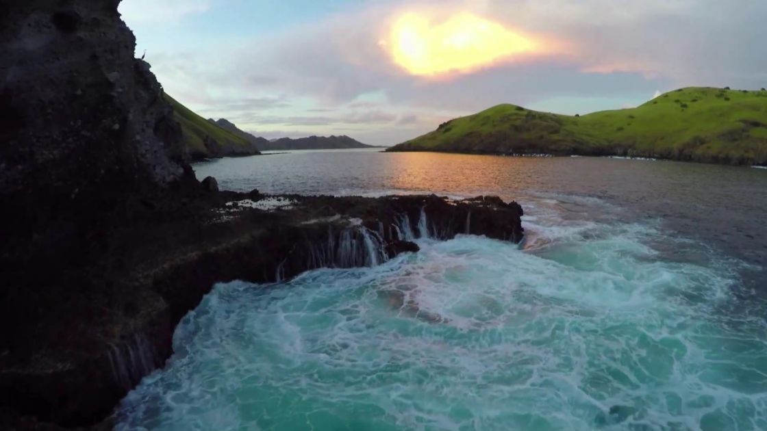 Po dwóch stronach lustra wody odc. 10 programy, Oglądaj na VOD TVP