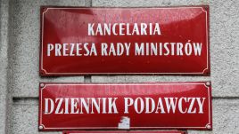 Rada Ministrów wskazuje wszystkim ministrom wchodzącym w jej skład, że zobowiązani są do realizowania wspólnej polityki ustalonej przez Radę Ministrów (fot. arch.PAP/Wojciech Olkuśnik)