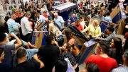 Black Friday i Black Week to moment wielkich promocji i wyprzedaży. Fot. Cris Faga/ Shutterstock