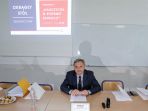 Podsekretarz stanu w MEN Maciej Kopeć podczas obrad drugiej tury debaty przy okrągłym stole edukacyjnym (fot. PAP/Tomasz Gzell)