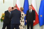 Prezydent Andrzej Duda (P) podczas uroczystej Gali AgroLigi 2021 w Pałacu Prezydenckim w Warszawie (fot. PAP/Andrzej Lange)
