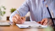 Podatnicy mają do dyspozycji wiele ulg. Wśród nich znajduje się m.in. ulga na dzieci czy ulga rehabilitacyjna. Fot. Davizro Photography/Shutterstock
