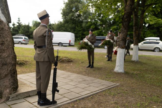 Uroczystość złożenia wieńców przy pomniku w Boguszach [fotogaleria], fot. Rafał Marcinkiewicz