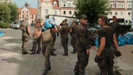 An extra 5,000 to 6,000 soldiers would take part in the new special operation. Photo: PAP/Michał Meissner 