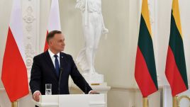 Prezydent Andrzej Duda podczas konferencji prasowej w Wilnie (fot. PAP/Radek Pietruszka)