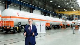 Mateusz Morawiecki złożył w poniedziałek wizytę w Tarnowskich Górach (fot. KPRM/Adam Guz)