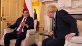Premier Mateusz Morawiecki rozmawiał z szefem brytyjskiego rządu Borisem Johnsonem (fot. PAP/EPA/Hollie Adams)
