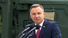 Wystąpienie prezydenta podczas defilady w Święto Wojska Polskiego (fot. TVP Info)