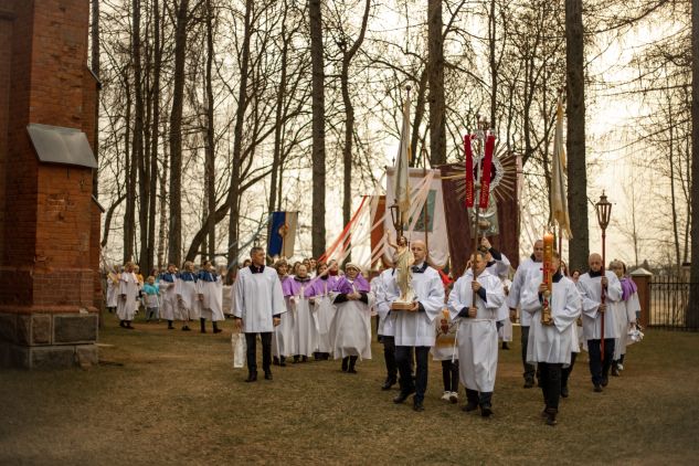 Msza święta z kościoła pw. Najświętszego Serca Pana Jezusa w Podbrzeziu [fotogaleria], fot. TVP Wilno/Karina Mieczkowska