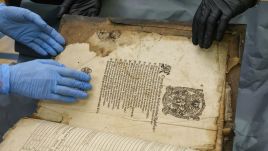 The manuscripts are thought to be original copies of 16th-century Brest Bibles. Photo: PAP/Krzysztof Świderski