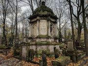 Powązki Cemetery is Warsaw’s oldest and most renowned comunal necropolis. Photo: PAP/Konrad Kalbarczyk