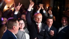 Konrad Fijołek wygrał wybory na prezydenta miasta Rzeszowa w pierwszej turze (fot. PAP/Darek Delmanowicz)