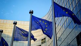 W tym tygodniu Komisje Parlamentu Europejskiego wybierają swoje nowe kierownictwa w związku z upływem połowy obecnej kadencji PE (fot. Shutterstock/Symbiot)