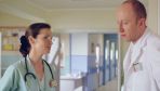 Doktor Edyta Kuszyńska (Olga Bończyk) anestezjolog i doktor Jacek Mejer (Cezary Kosiński), chirurg (fot. TVP)