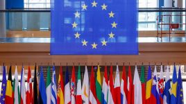 Komisja Wolności Obywatelskich PE zaczyna prace nad dwoma wnioskami ws. azylu i migracji (fot. PAP/EPA/JULIEN WARNAND)