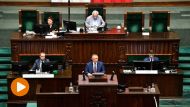 Prezes Najwyższej Izby Kontroli Marian Banaś na sali obrad (fot. PAP/Radek Pietruszka)